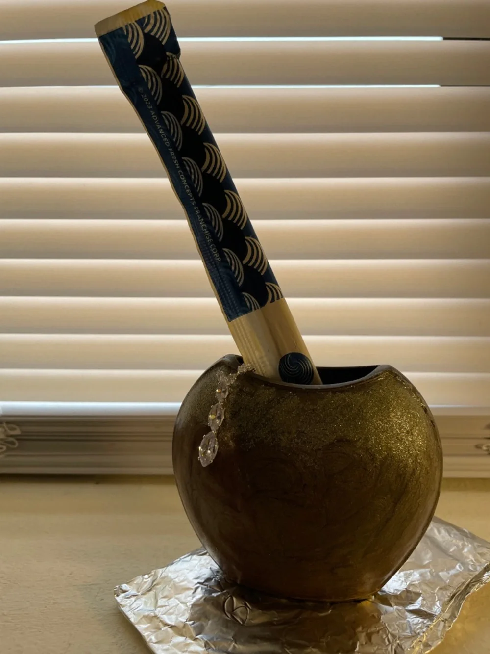 Vintage Metallic Vase - Picture 3 of 6